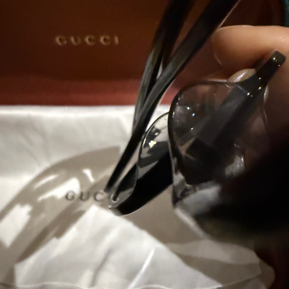 GUCCI GG1368S Oval Semi- rimless sunglasses in black acetate - Picture 9 of 13